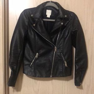 H&M new without tag US size 2 black faux leather jacket. Super cute.